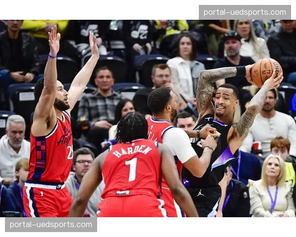 快船交易鲍威尔曼恩塔克，签下林书豪填补后场轮换